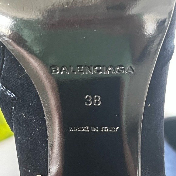 BALENCIAGA SIZE 38 ‘VILLE' VELVET CHUNKY HEEL BOOTIE - Picture 5 of 9